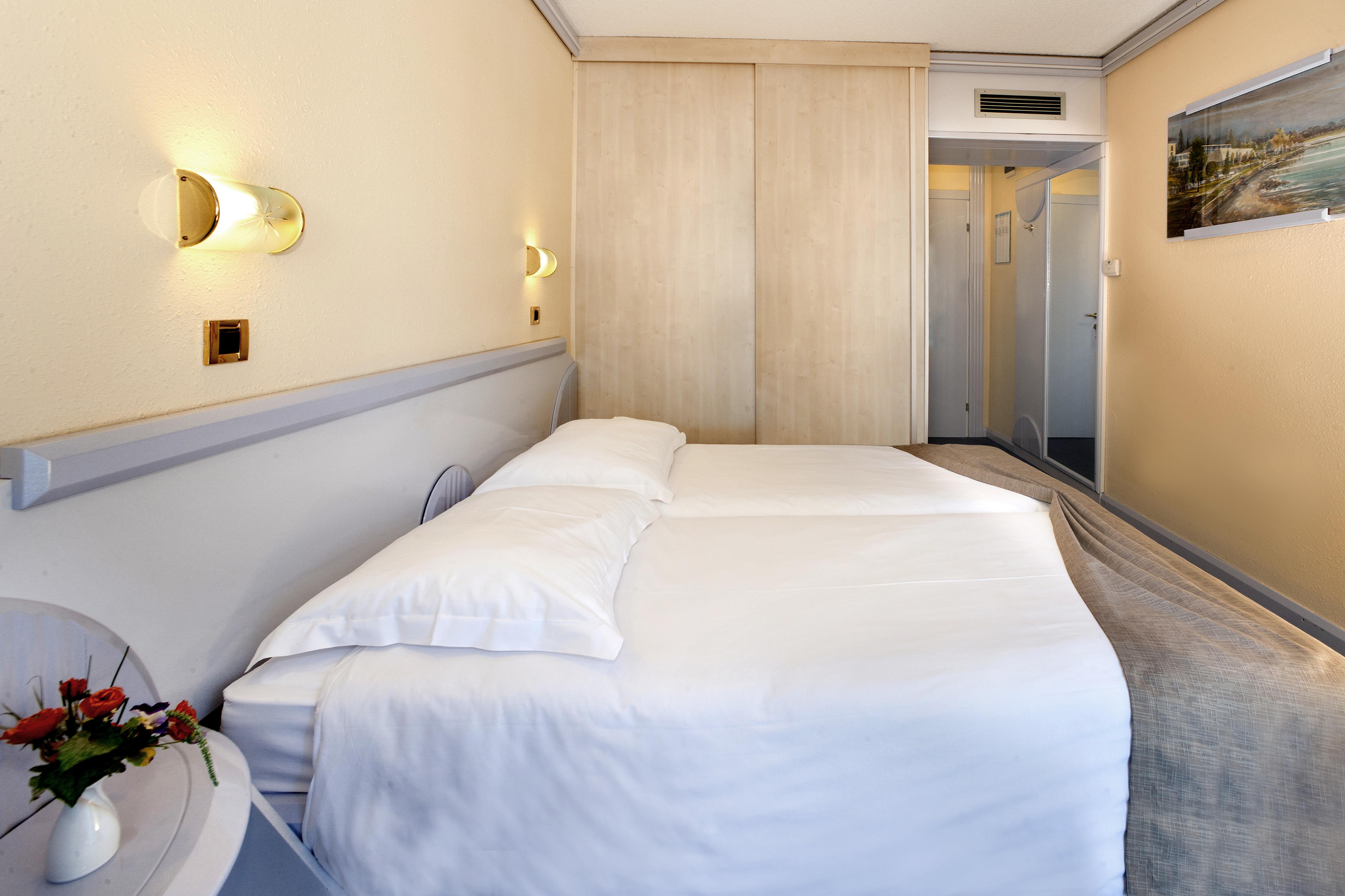 Hotel Plavi Plava Laguna 포레치 외부 사진