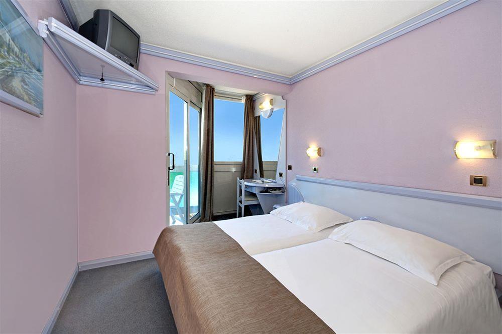 Hotel Plavi Plava Laguna 포레치 외부 사진