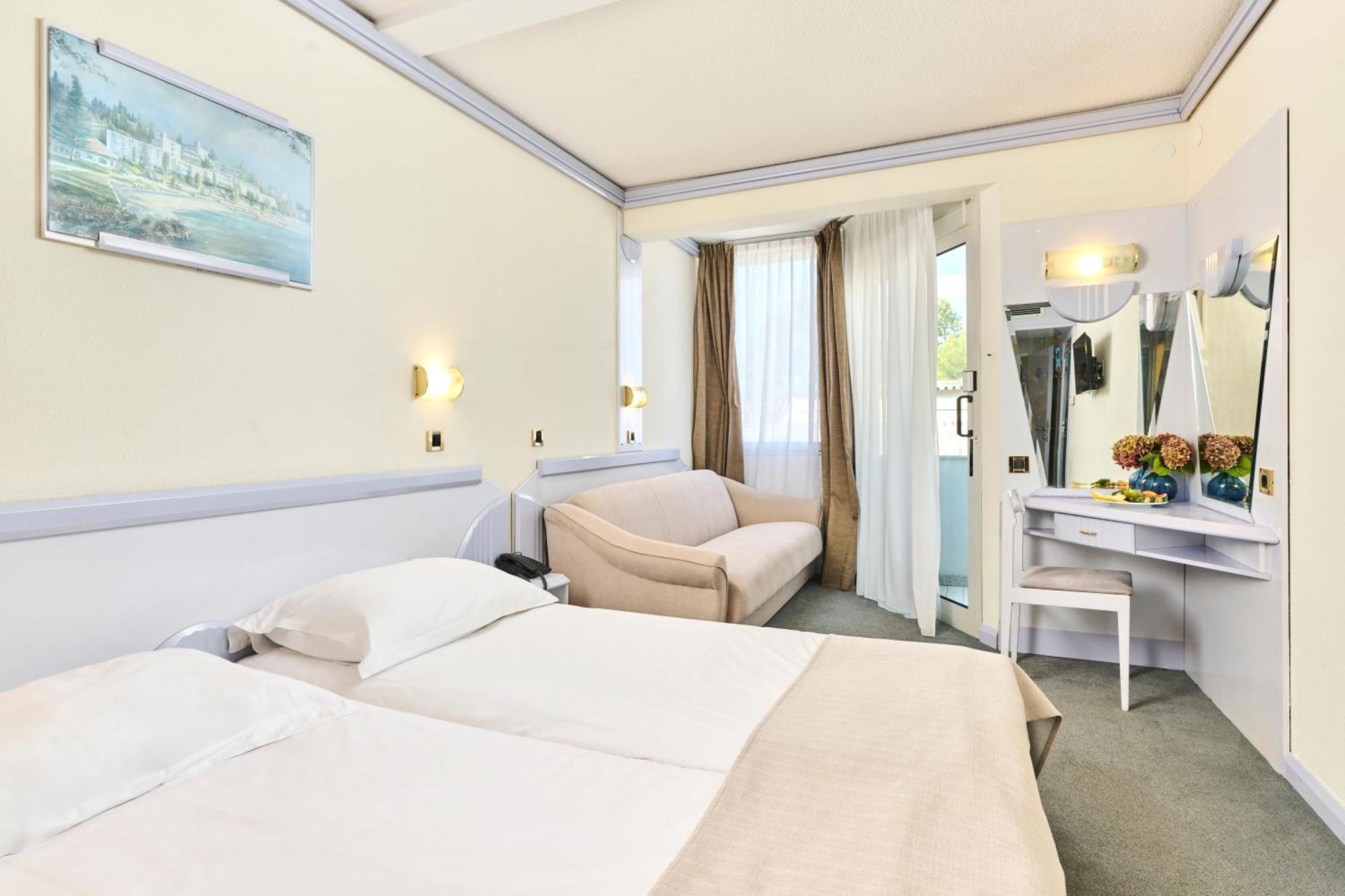 Hotel Plavi Plava Laguna 포레치 외부 사진